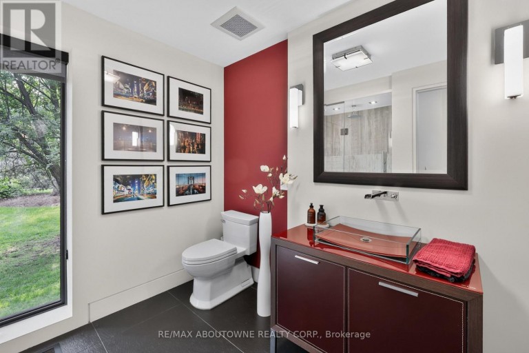 2108 PORTWAY AVENUE, Mississauga (Sheridan), Ontario, L5H3M7