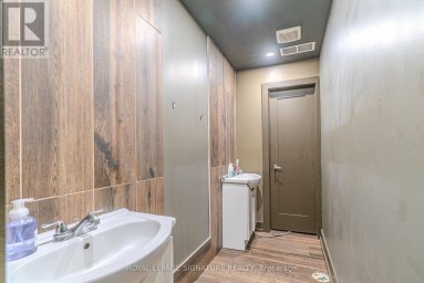 5 - 18 CORPORATION DRIVE Brampton (Bramalea North Industrial) Ontario photo 12