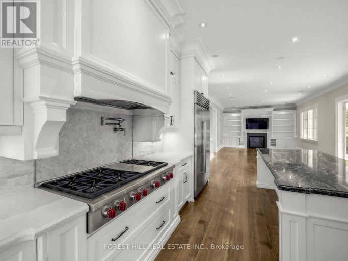 302 PINEHURST DRIVE W, Oakville (FD Ford), Ontario, L6J4X3