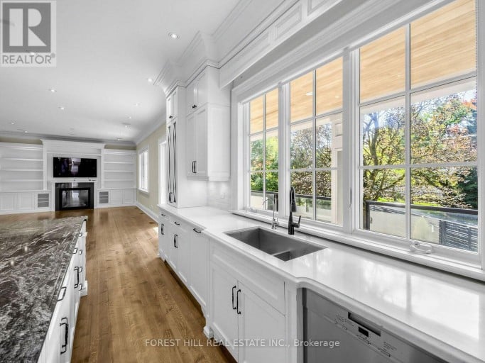 302 PINEHURST DRIVE W, Oakville (FD Ford), Ontario, L6J4X3