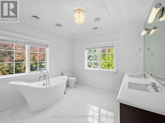 302 PINEHURST DRIVE W, Oakville (FD Ford), Ontario, L6J4X3