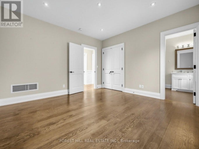 302 PINEHURST DRIVE W, Oakville (FD Ford), Ontario, L6J4X3