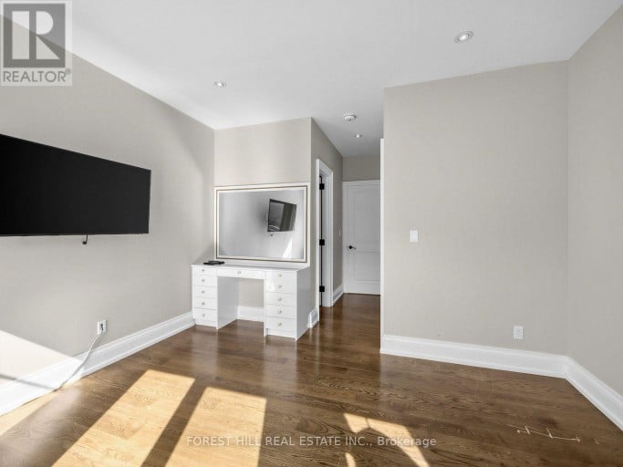 302 PINEHURST DRIVE W, Oakville (FD Ford), Ontario, L6J4X3