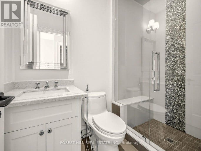 302 PINEHURST DRIVE W, Oakville (FD Ford), Ontario, L6J4X3