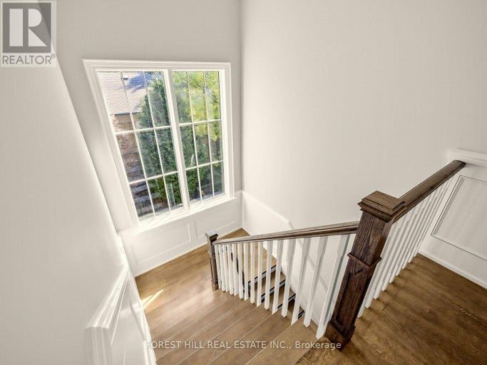 302 PINEHURST DRIVE W, Oakville (FD Ford), Ontario, L6J4X3