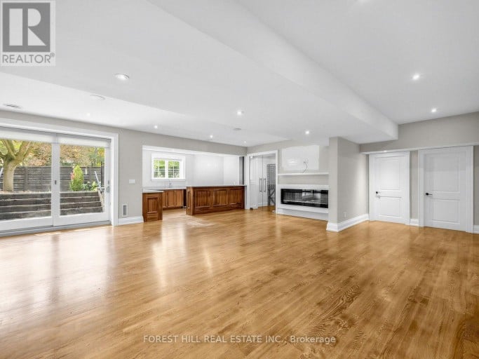 302 PINEHURST DRIVE W, Oakville (FD Ford), Ontario, L6J4X3