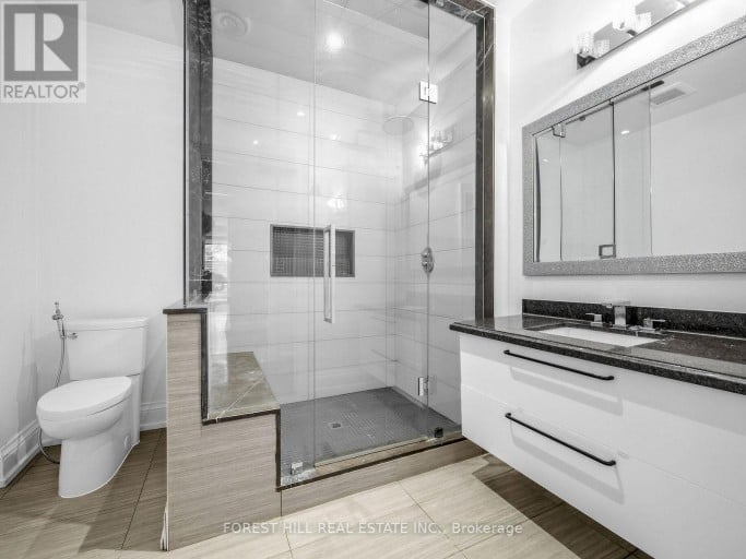 302 PINEHURST DRIVE W, Oakville (FD Ford), Ontario, L6J4X3