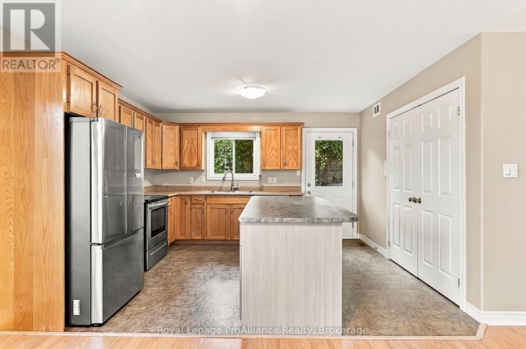 14 GEORGE STREET, Brighton, Ontario, K0K1H0