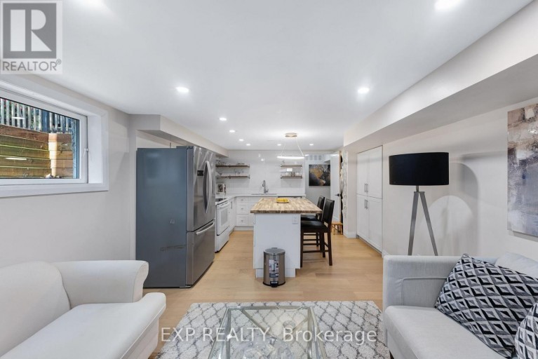 79 BESWICK DRIVE, Newmarket (Central Newmarket), Ontario, L3Y1E8