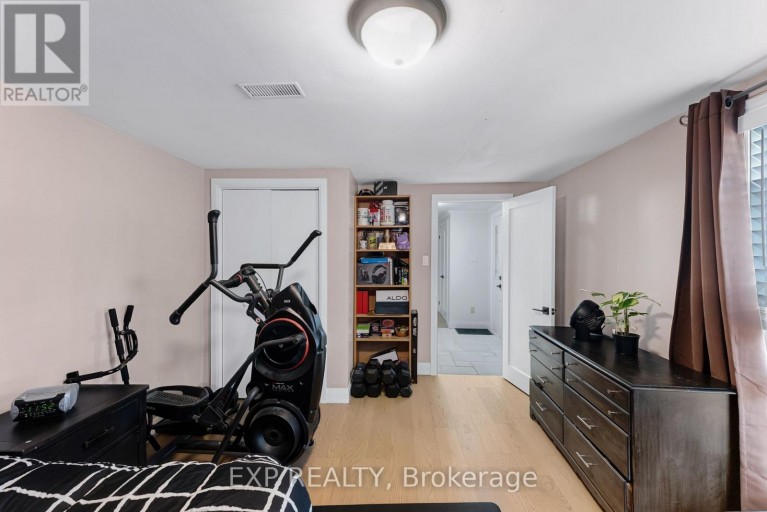 79 BESWICK DRIVE, Newmarket (Central Newmarket), Ontario, L3Y1E8