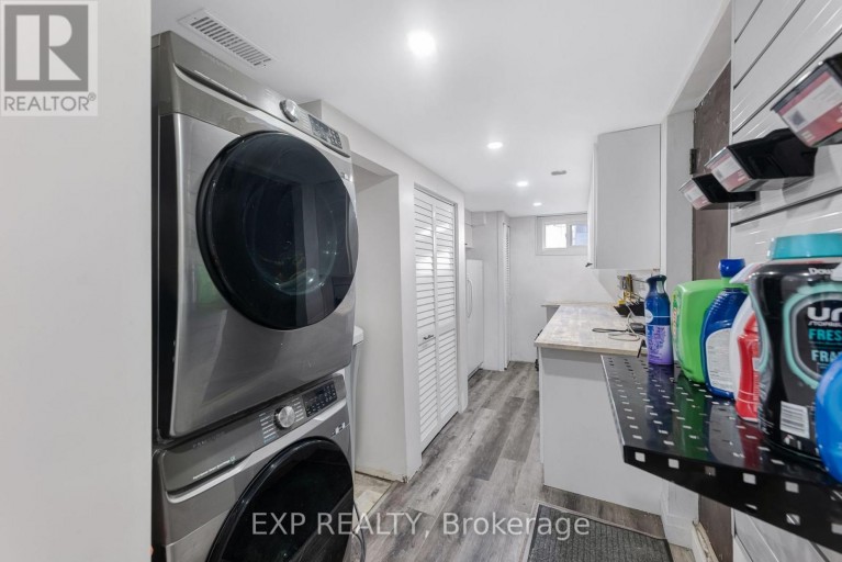 79 BESWICK DRIVE, Newmarket (Central Newmarket), Ontario, L3Y1E8