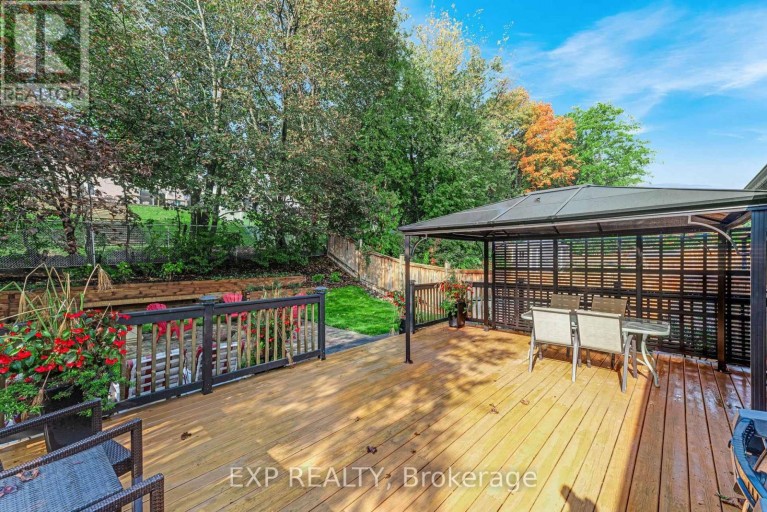 79 BESWICK DRIVE, Newmarket (Central Newmarket), Ontario, L3Y1E8