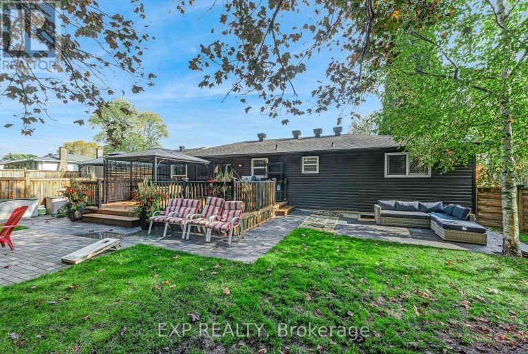 79 BESWICK DRIVE, Newmarket (Central Newmarket), Ontario, L3Y1E8
