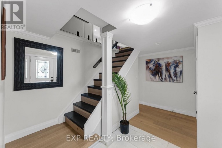 79 BESWICK DRIVE, Newmarket (Central Newmarket), Ontario, L3Y1E8