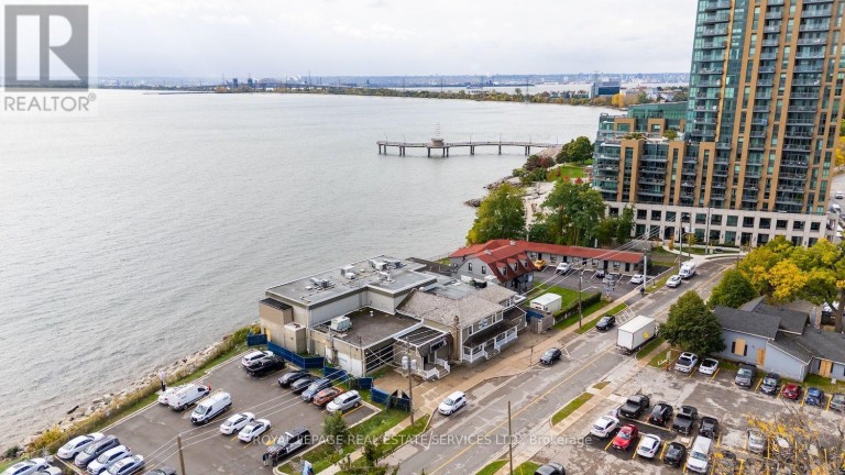 2084 OLD LAKESHORE ROAD, Burlington (Brant), Ontario, L7R1A3