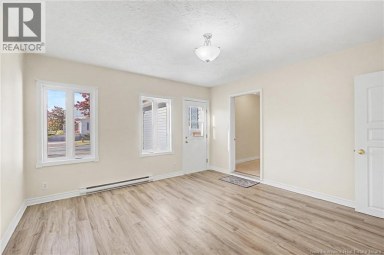84 James Street Fredericton New Brunswick photo 18