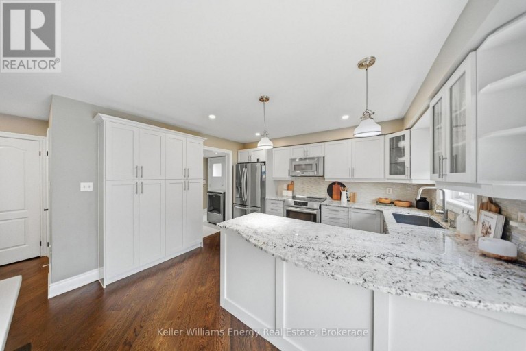 8 HOLLIMAN LANE, Ajax (South East), Ontario, L1Z1K6