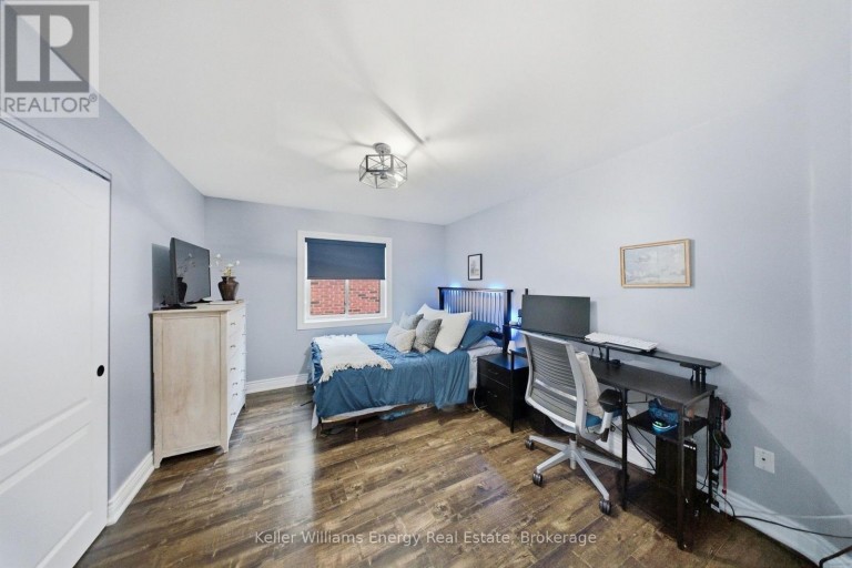 8 HOLLIMAN LANE, Ajax (South East), Ontario, L1Z1K6