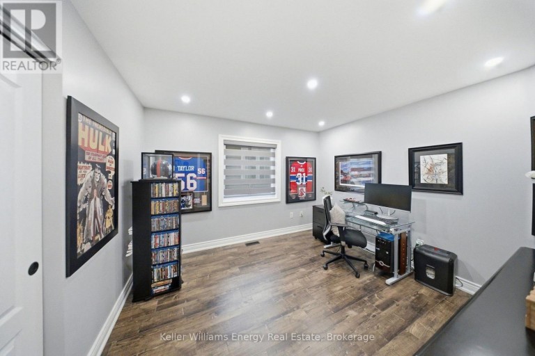 8 HOLLIMAN LANE, Ajax (South East), Ontario, L1Z1K6