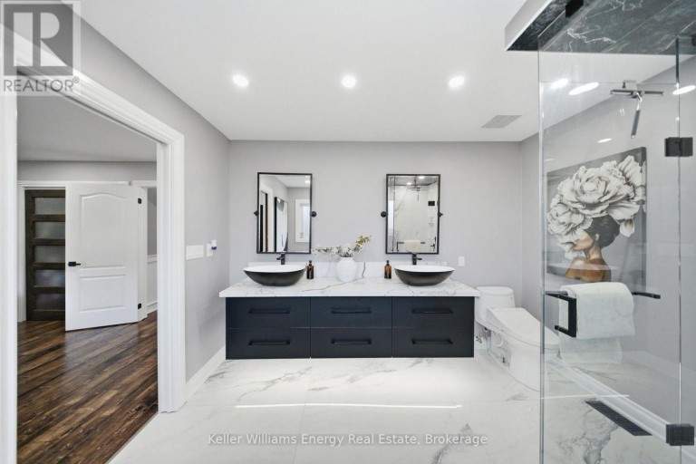 8 HOLLIMAN LANE, Ajax (South East), Ontario, L1Z1K6