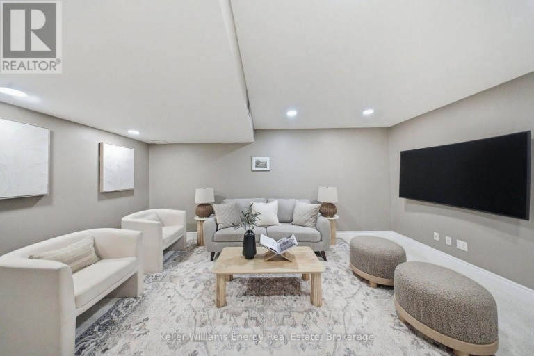 8 HOLLIMAN LANE, Ajax (South East), Ontario, L1Z1K6