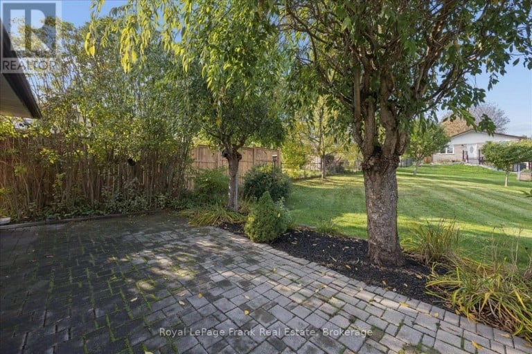 10 SUNICREST BOULEVARD, Clarington (Bowmanville), Ontario, L1C2G7