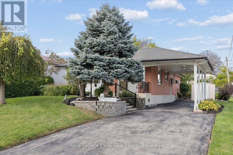 10 SUNICREST BOULEVARD, Clarington (Bowmanville), Ontario, L1C2G7