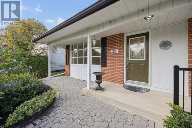 10 SUNICREST BOULEVARD, Clarington (Bowmanville), Ontario, L1C2G7