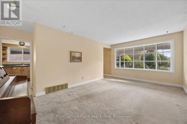 10 SUNICREST BOULEVARD Clarington (Bowmanville) Ontario photo 7