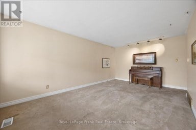 10 SUNICREST BOULEVARD Clarington (Bowmanville) Ontario photo 8