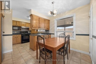 10 SUNICREST BOULEVARD Clarington (Bowmanville) Ontario photo 9