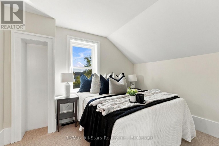 3 BERTIE STREET, Kawartha Lakes (Lindsay), Ontario, K9V1H9