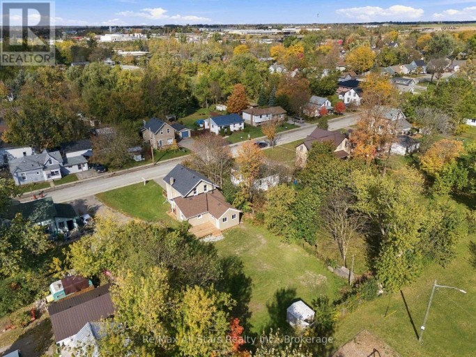 3 BERTIE STREET, Kawartha Lakes (Lindsay), Ontario, K9V1H9