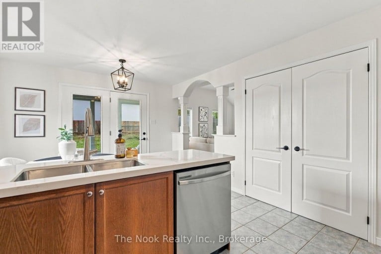 33 LAING COURT, Peterborough (Otonabee Ward 1), Ontario, K9K2N4