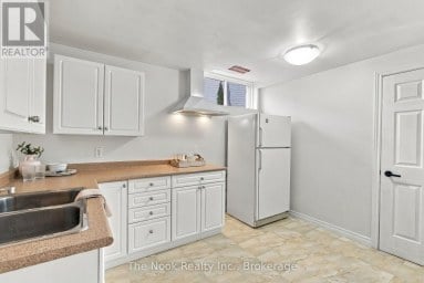 33 LAING COURT Peterborough (Otonabee Ward 1) Ontario photo 40
