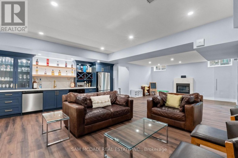 955 CALDWELL AVENUE, Mississauga (Lorne Park), Ontario, L5H1Z2