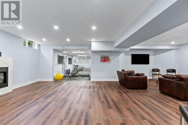 955 CALDWELL AVENUE, Mississauga (Lorne Park), Ontario, L5H1Z2