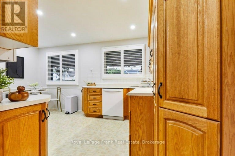 15111 SIMCOE STREET, Scugog (Port Perry), Ontario, L9L1J5
