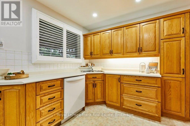 15111 SIMCOE STREET, Scugog (Port Perry), Ontario, L9L1J5