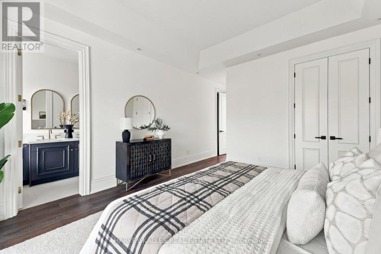 26 ST GERMAIN AVENUE, Toronto (Lawrence Park North), Ontario, M5M1V8