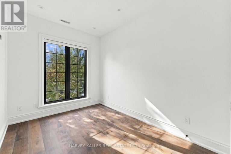 26 ST GERMAIN AVENUE, Toronto (Lawrence Park North), Ontario, M5M1V8