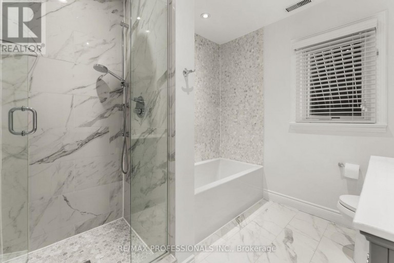 84 HUMBERVALE BOULEVARD, Toronto (Stonegate-Queensway), Ontario, M8Y3P4