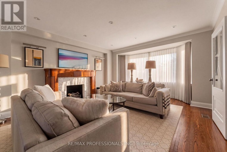 84 HUMBERVALE BOULEVARD, Toronto (Stonegate-Queensway), Ontario, M8Y3P4