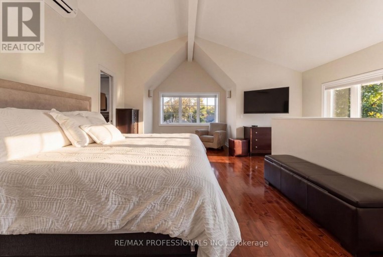 84 HUMBERVALE BOULEVARD, Toronto (Stonegate-Queensway), Ontario, M8Y3P4