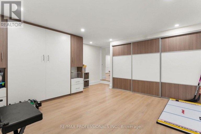 84 HUMBERVALE BOULEVARD, Toronto (Stonegate-Queensway), Ontario, M8Y3P4