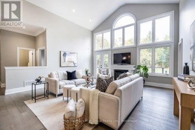 15 SHEPHERD ROAD Whitby Ontario photo 12
