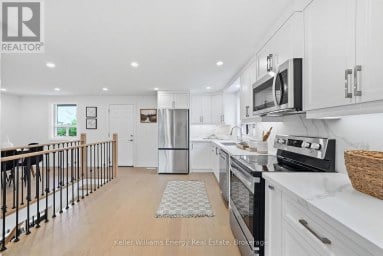 54 EASTLAWN STREET Oshawa (Donevan) Ontario photo 7