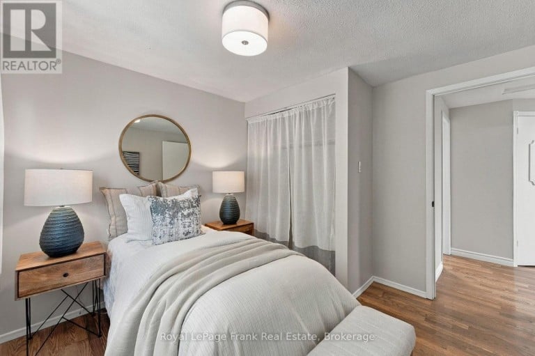 694 HILLCROFT STREET, Oshawa (Eastdale), Ontario, L1G7H6