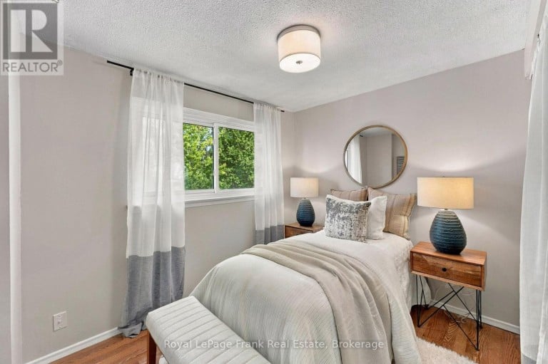 694 HILLCROFT STREET, Oshawa (Eastdale), Ontario, L1G7H6