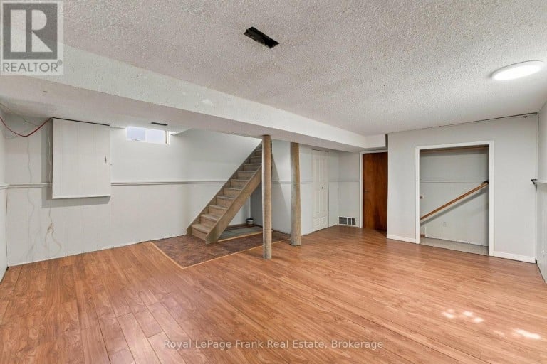 694 HILLCROFT STREET, Oshawa (Eastdale), Ontario, L1G7H6